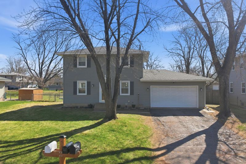 10819 President Dr NE, Blaine, MN 55434