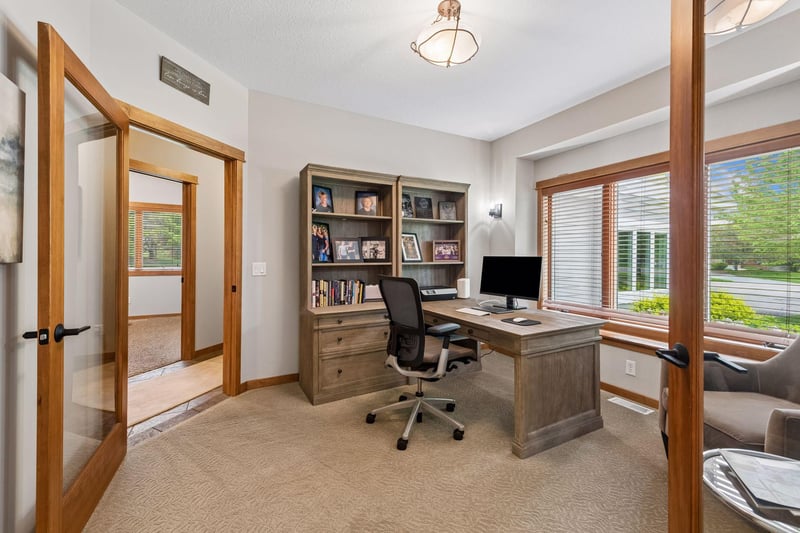 1222 Adrian Cir, Chaska, MN 55318