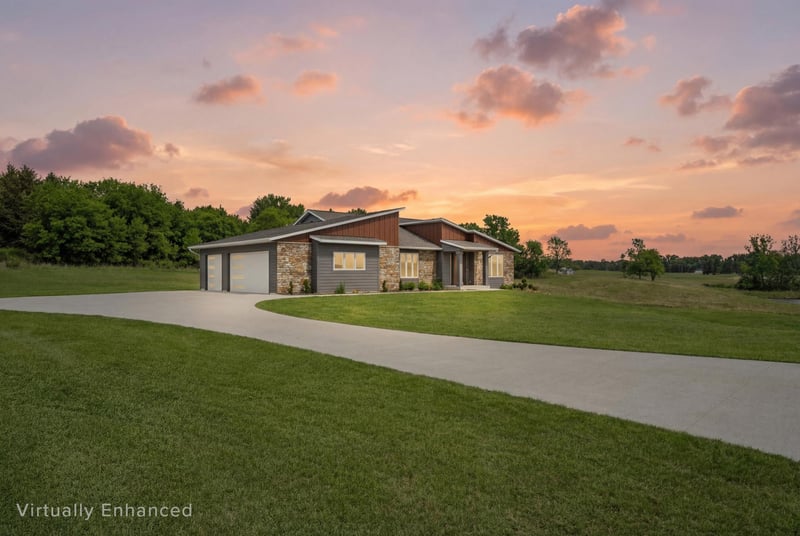 1713 Boelter Estates Dr NW, Rochester, MN 55901