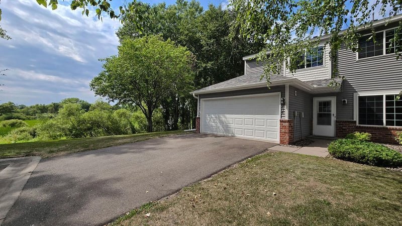 2024 Gresham Ave N, Oakdale, MN 55128