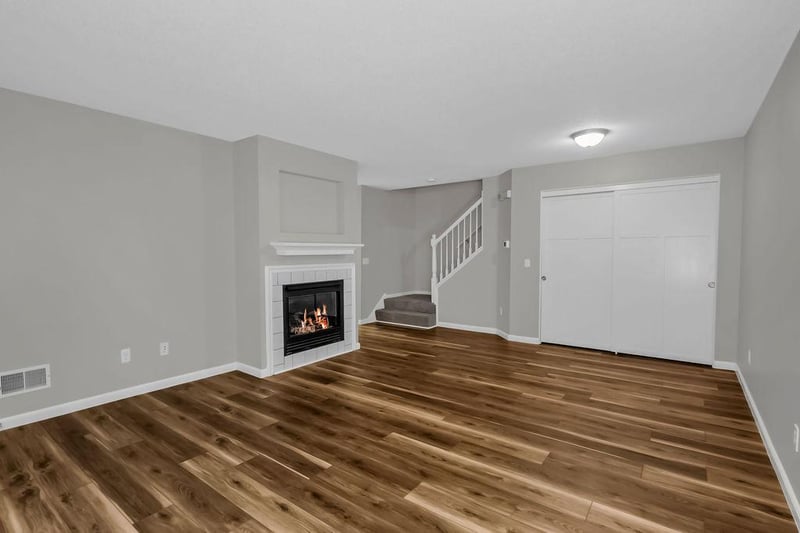 2024 Gresham Ave N, Oakdale, MN 55128