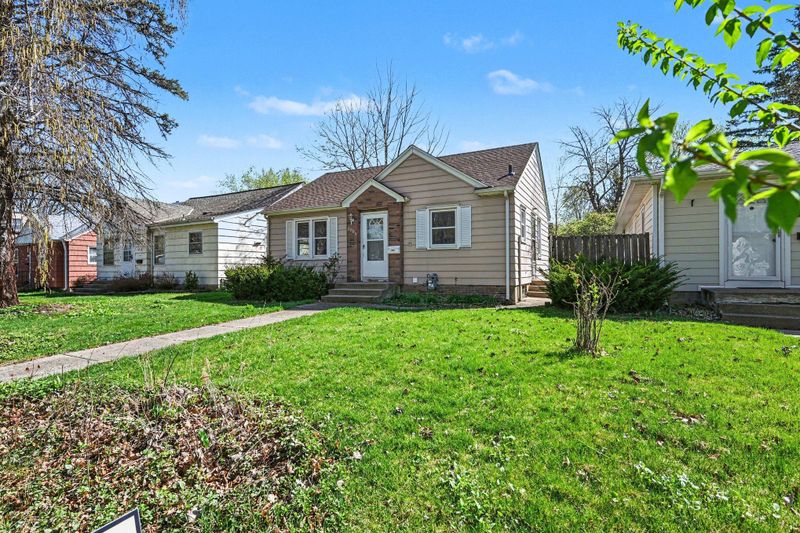 3008 Chowen Ave N, Robbinsdale, MN 55422