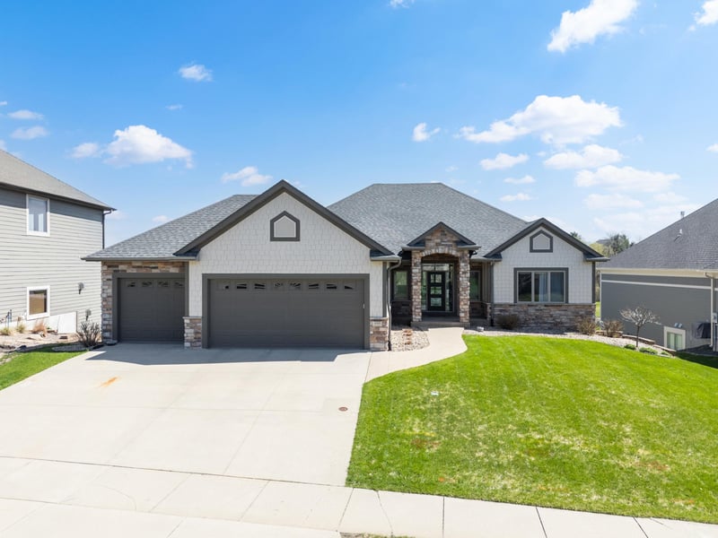 595 Somerby Pw NE, Byron, MN 55920
