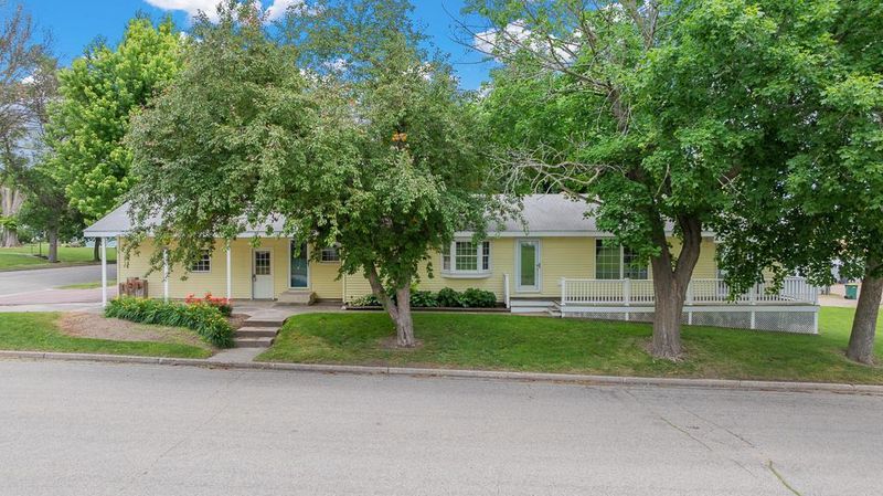 121 W Rowena St, Ivanhoe, MN 56142
