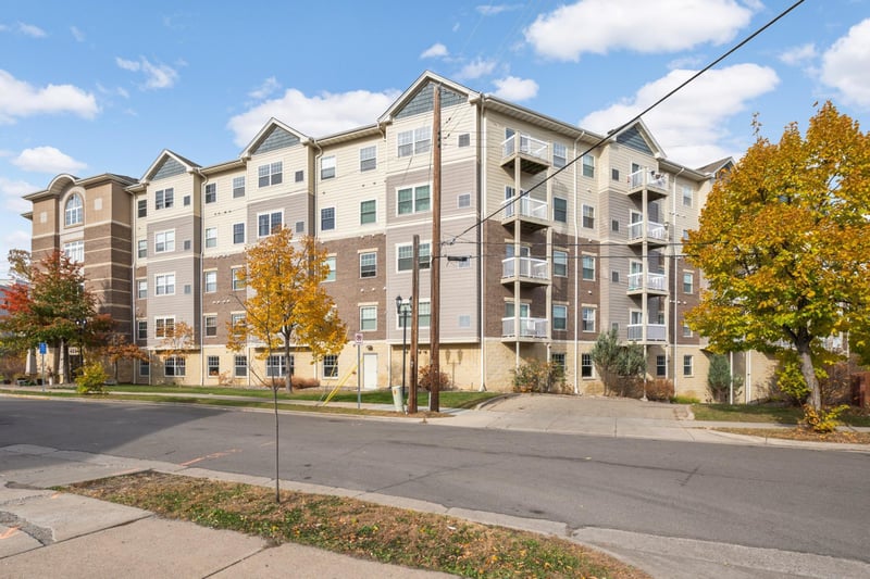 4824 E 53rd St #410, Minneapolis, MN 55417