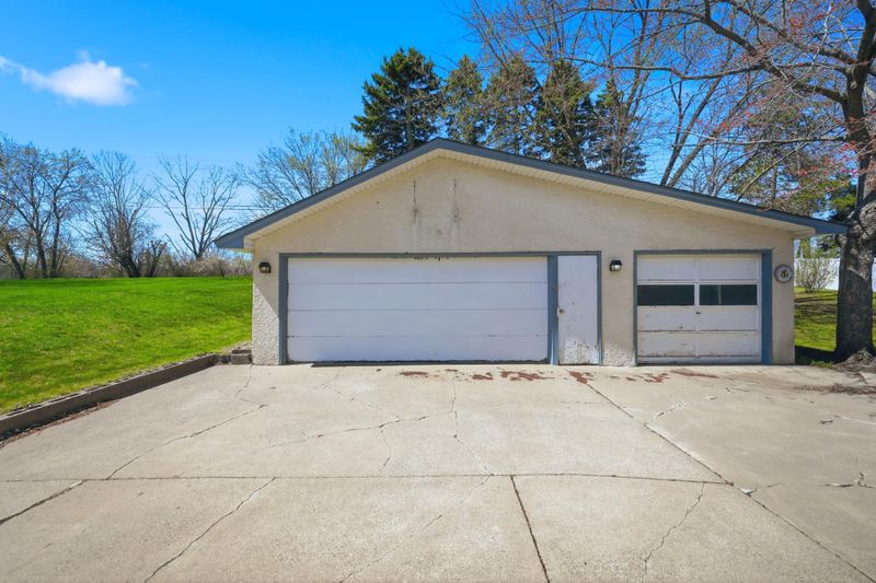 4825 Oregon Ave N, New Hope, MN 55428