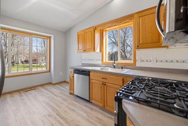 29640 Broadway St, Lindstrom, MN 55045
