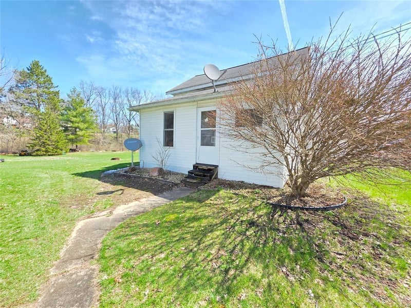 619 W Perkins St, Augusta, WI 54722