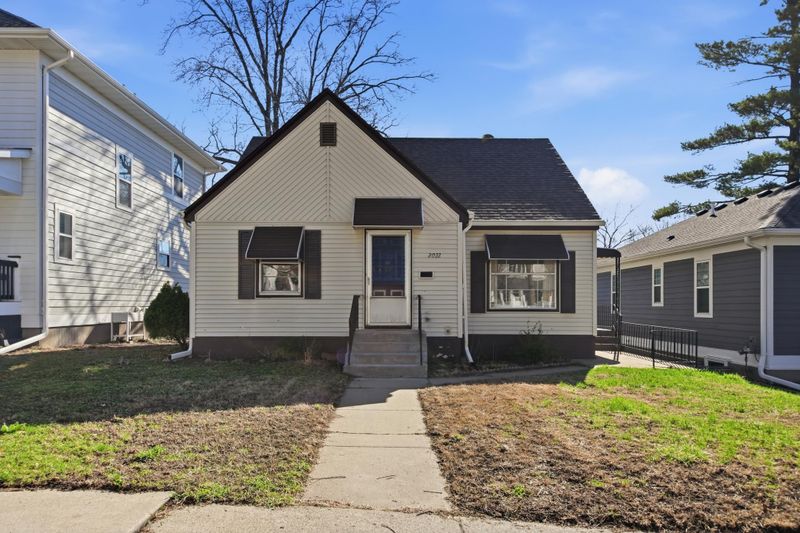 2022 Sheridan Ave N, Minneapolis, MN 55411