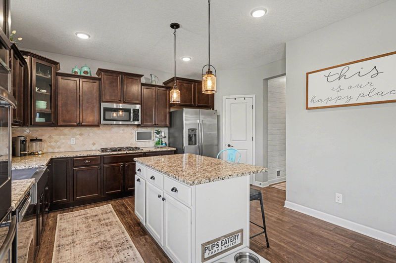14221 Ailesbury Ave, Rosemount, MN 55068