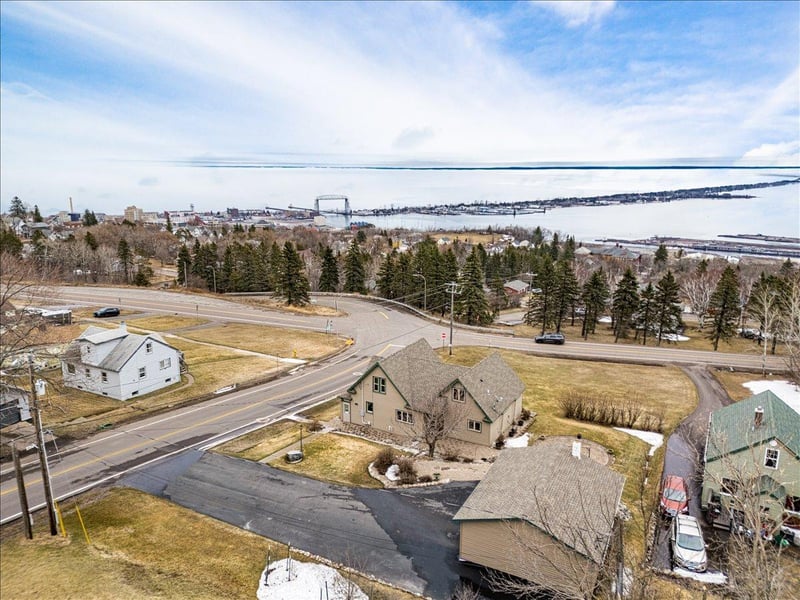 1101 W Skyline Pw, Duluth, MN 55806