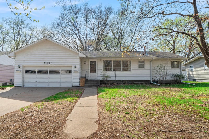 5251 Quebec Ave N, New Hope, MN 55428