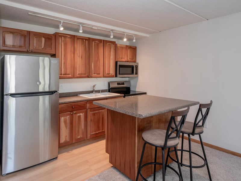 329 Geneva Ave N #403, Oakdale, MN 55128