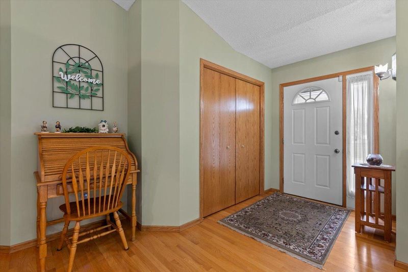 6307 Deerwood Ln, Lino Lakes, MN 55014