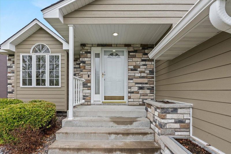 6307 Deerwood Ln, Lino Lakes, MN 55014