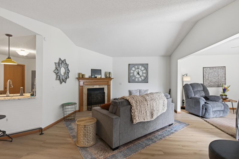 836 Roundhouse St, Shakopee, MN 55379