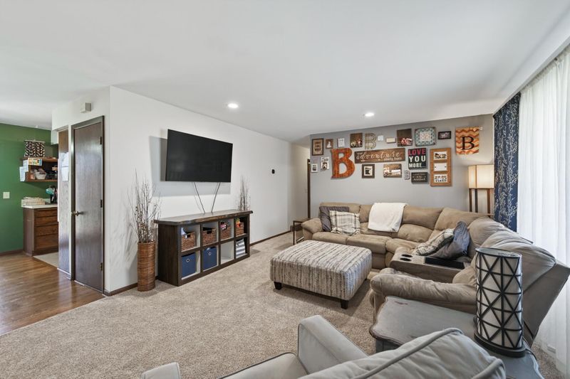 762 113th Cir NE, Blaine, MN 55434