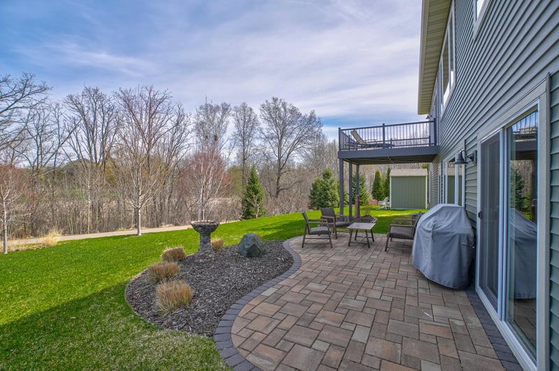 1037 Oakwood Ct, Newport, MN 55055