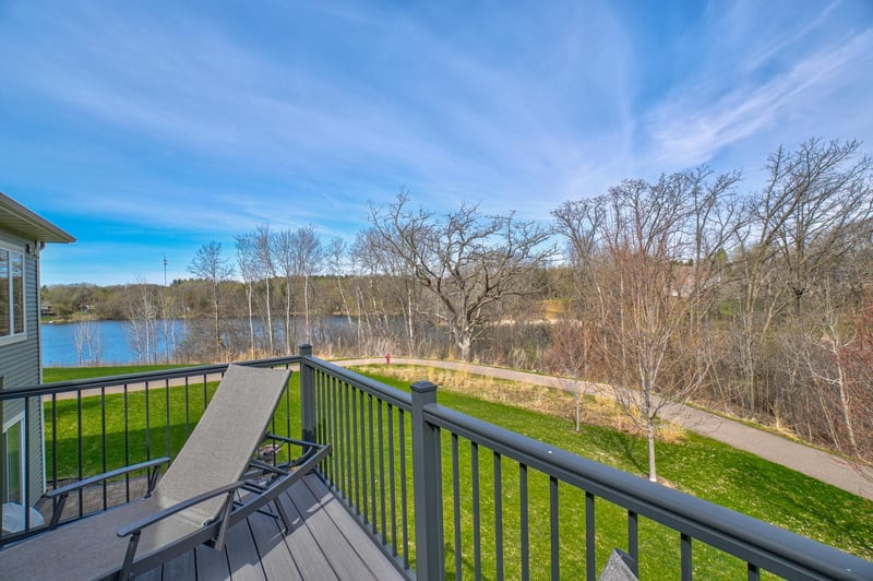 1037 Oakwood Ct, Newport, MN 55055