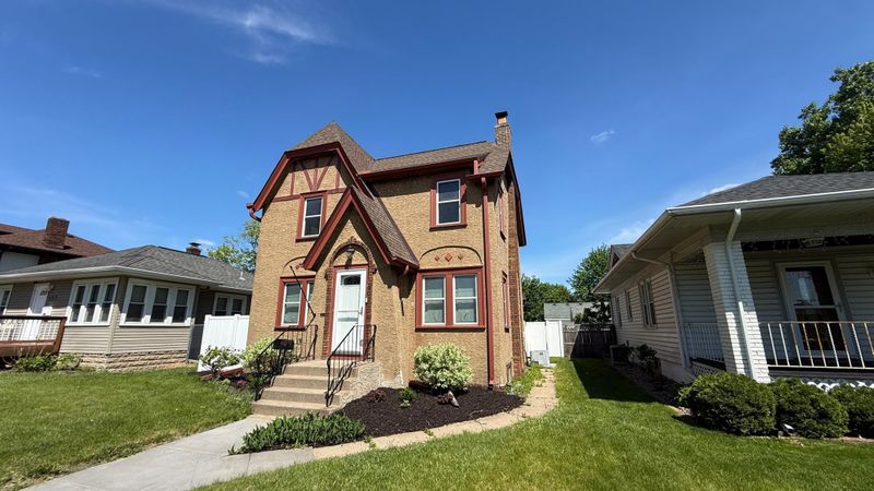 141 6th Ave S, South Saint Paul, MN 55075