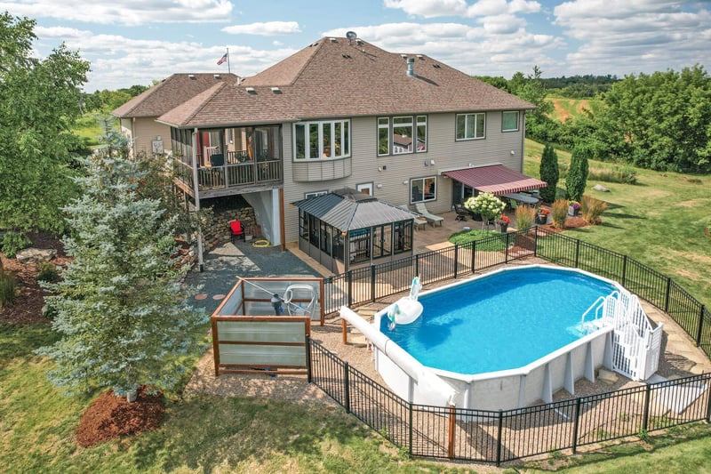 2711 44th St W, Webster, MN 55088