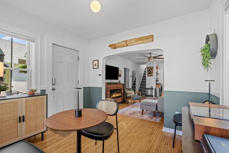 1828 Eustis St, Lauderdale, MN 55113