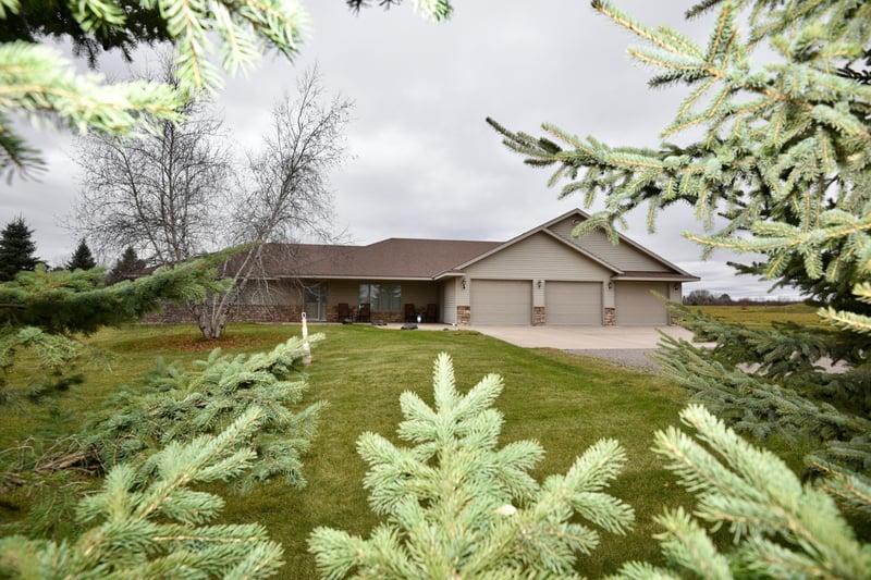 12221 85th Ave, Milaca, MN 56353