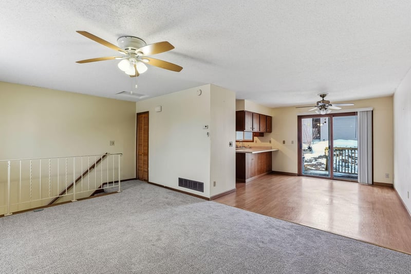 406 Whispering Ln, Hastings, MN 55033
