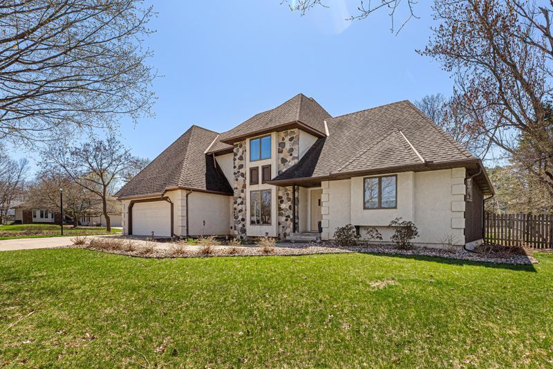 600 River Ridge Rd, River Falls, WI 54022