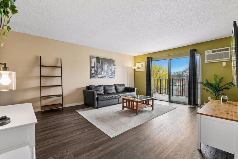 4351 Parklawn Ave #205E, Edina, MN 55435