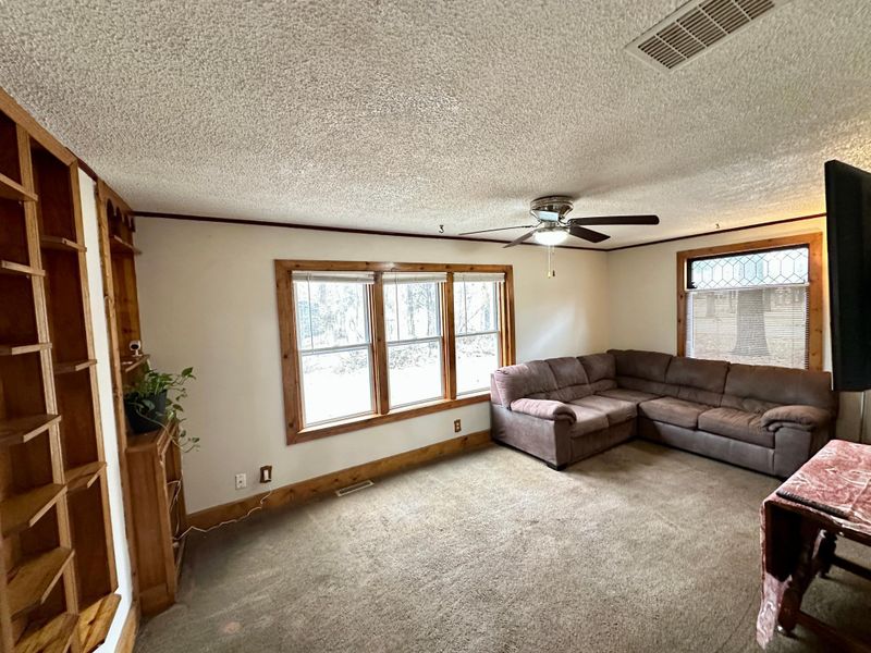 26413 Finley Ave, Wyoming, MN 55092