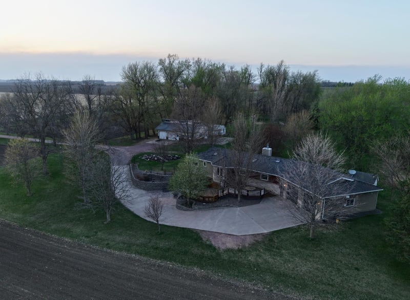 27412 County Road 6, Westbrook, MN 56183