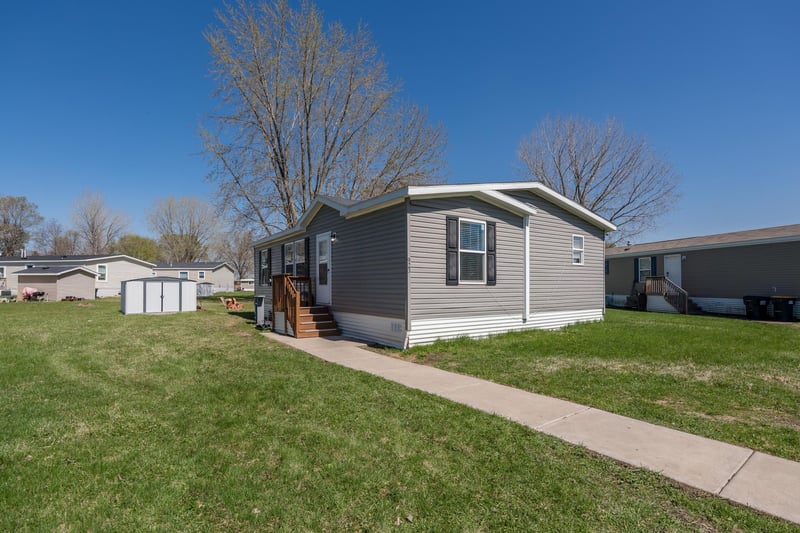 923 Hamlet Cir, Lakeville, MN 55044