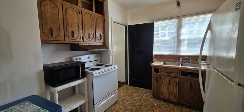 122 W 5th St, Litchfield, MN 55355