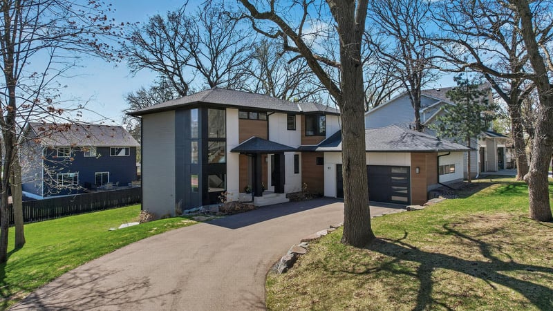92 Birch St, Mahtomedi, MN 55115