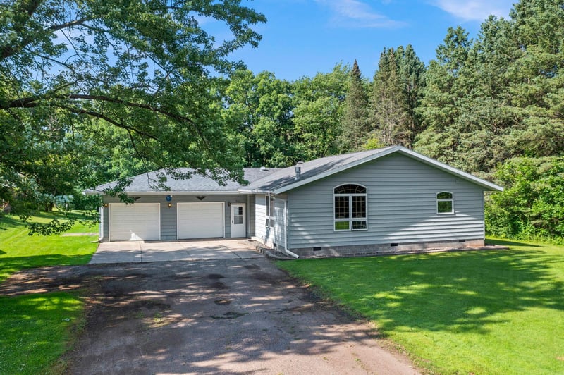 960 Sylvan St, Cumberland, WI 54829