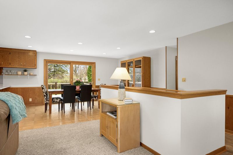 110 Mayo Dr, Burnsville, MN 55337