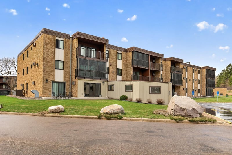 2690 Oxford St N #239, Roseville, MN 55113