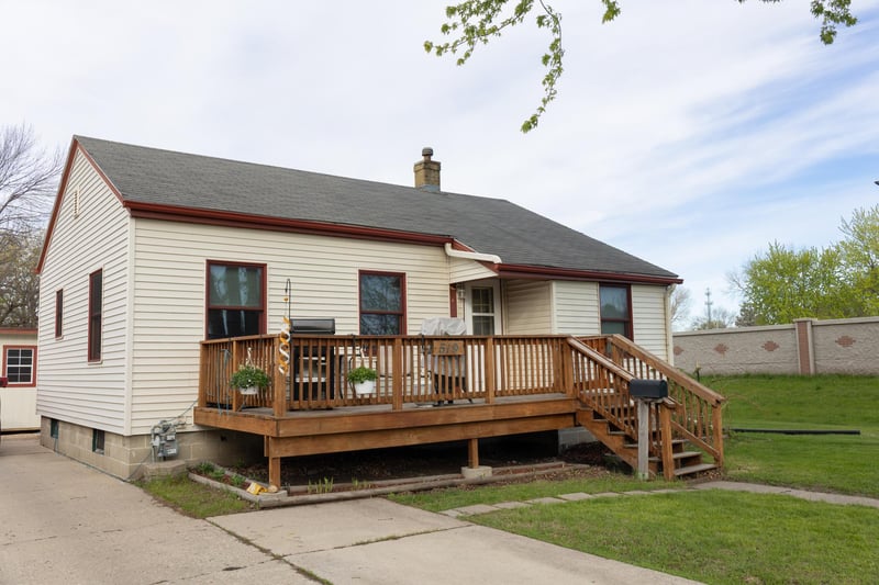 519 Morningside Dr, Worthington, MN 56187