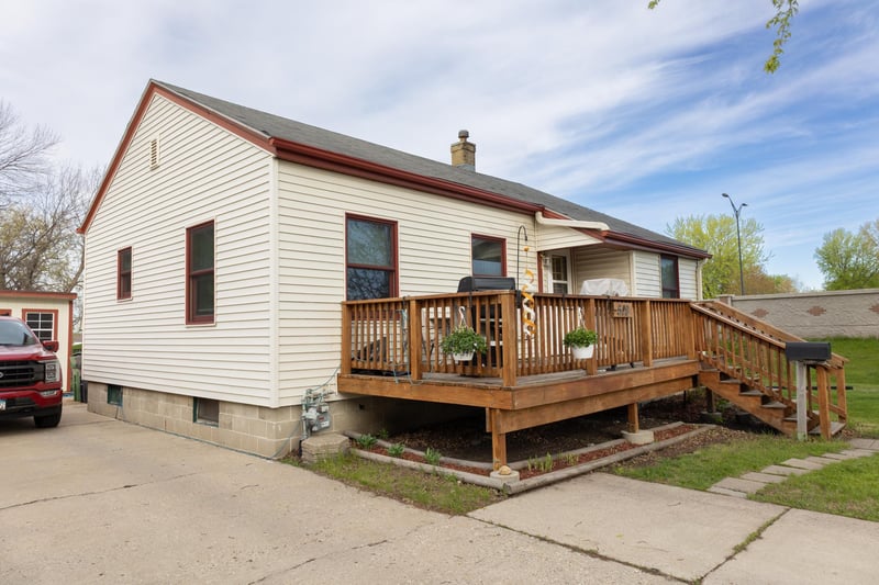 519 Morningside Dr, Worthington, MN 56187