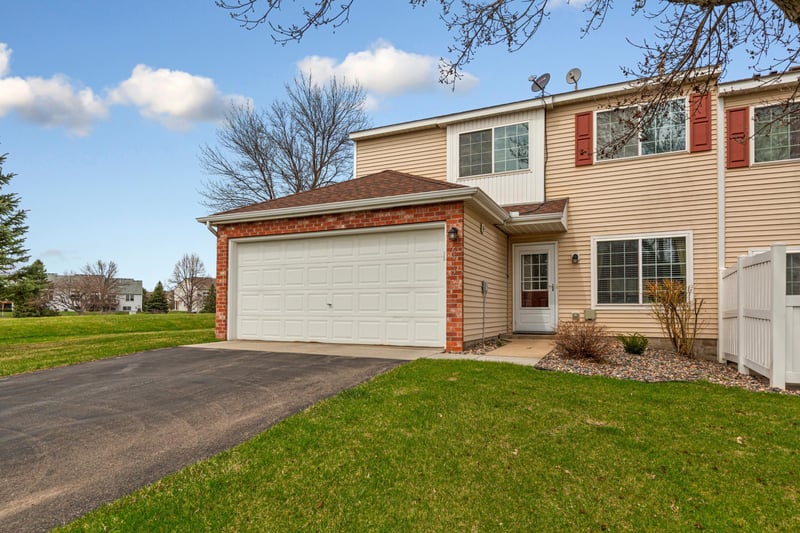 6413 158th St W, Apple Valley, MN 55124