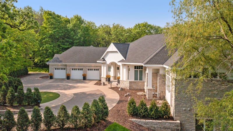2112 Meeting St, Minnetonka, MN 55391