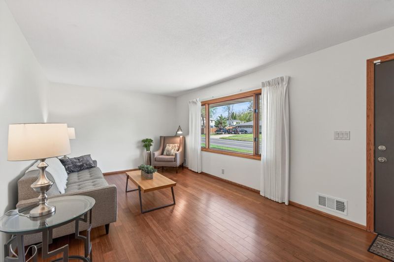2521 Cedar Ave, White Bear Lake, MN 55110