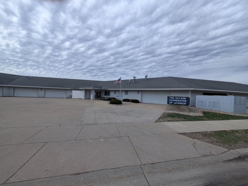 200 S 3rd St #206, Le Sueur, MN 56058