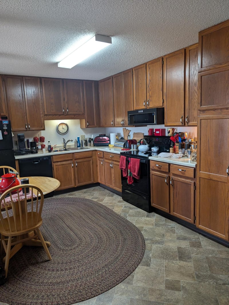 200 S 3rd St #206, Le Sueur, MN 56058