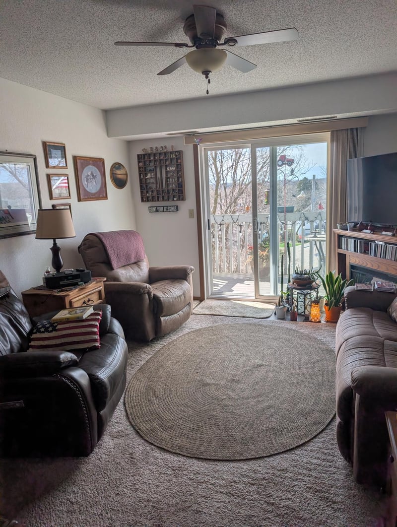 200 S 3rd St #206, Le Sueur, MN 56058
