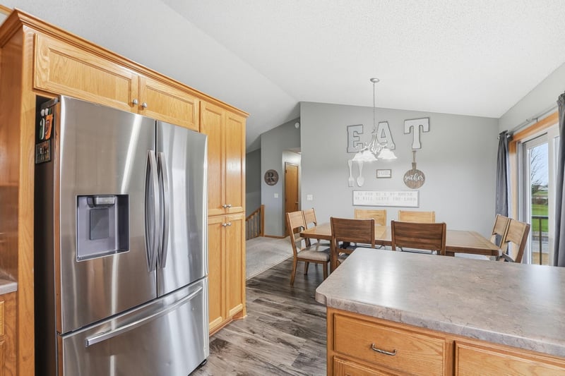 201 10th St SE, Freeport, MN 56331