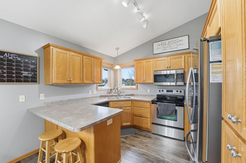201 10th St SE, Freeport, MN 56331