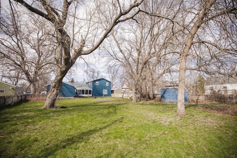 507 W 11th St, Morris, MN 56267