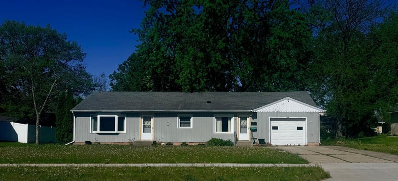 330 S Willow St, Belle Plaine, MN 56011